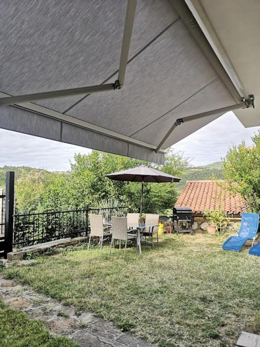 Appartma Katja Gabrovica pri Črnem Kalu Buitenkant foto
