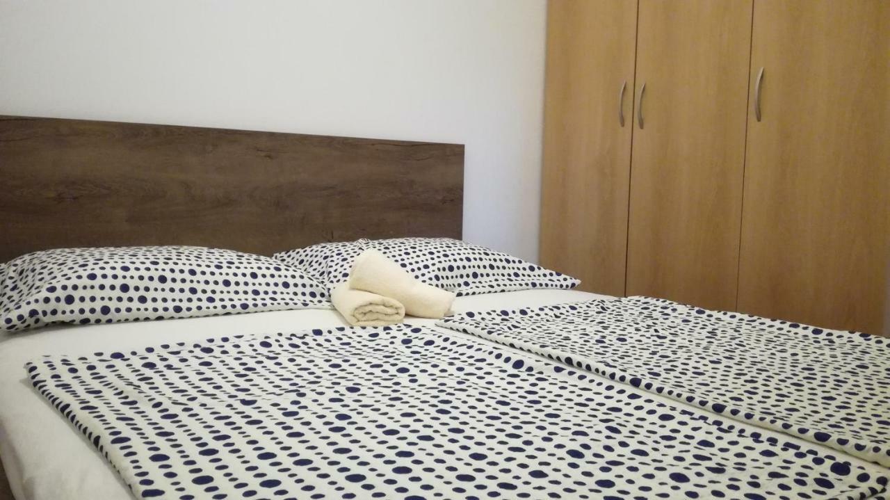 Appartma Katja Gabrovica pri Črnem Kalu Buitenkant foto