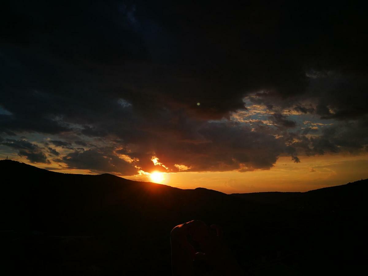 Appartma Katja Gabrovica pri Črnem Kalu Buitenkant foto